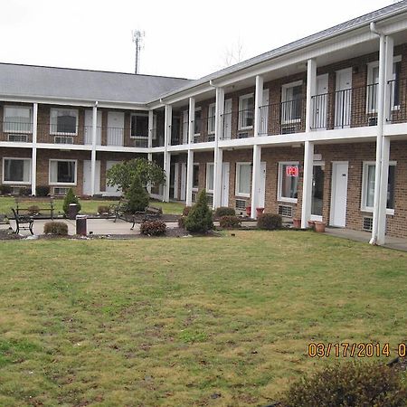 Elk Inn Motel Elkin Bagian luar foto