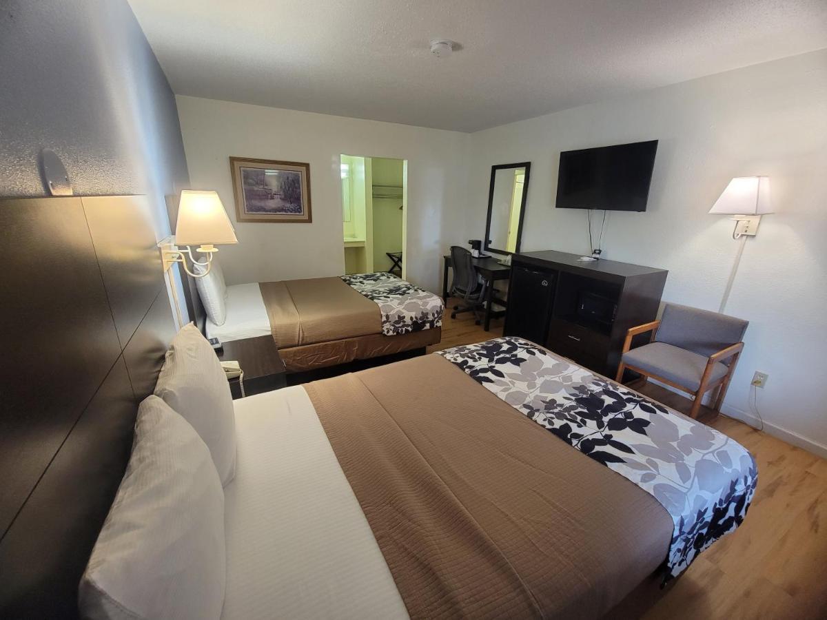 Elk Inn Motel Elkin Bagian luar foto