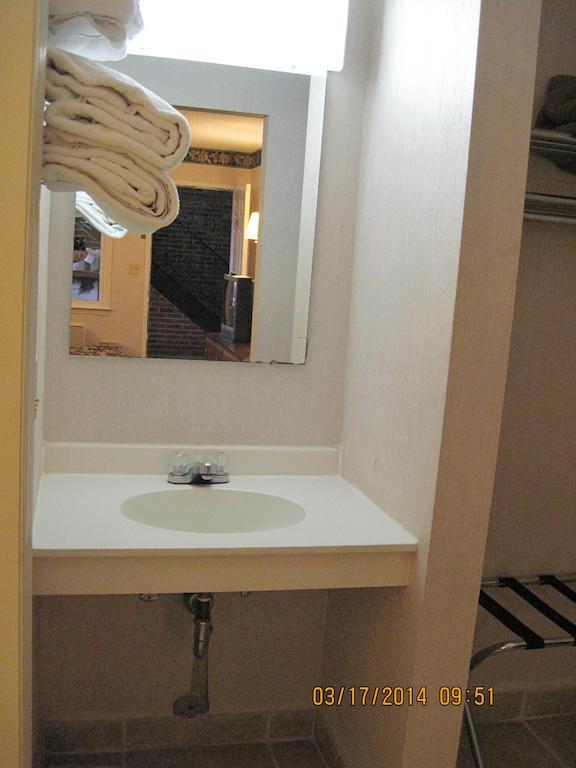 Elk Inn Motel Elkin Bagian luar foto