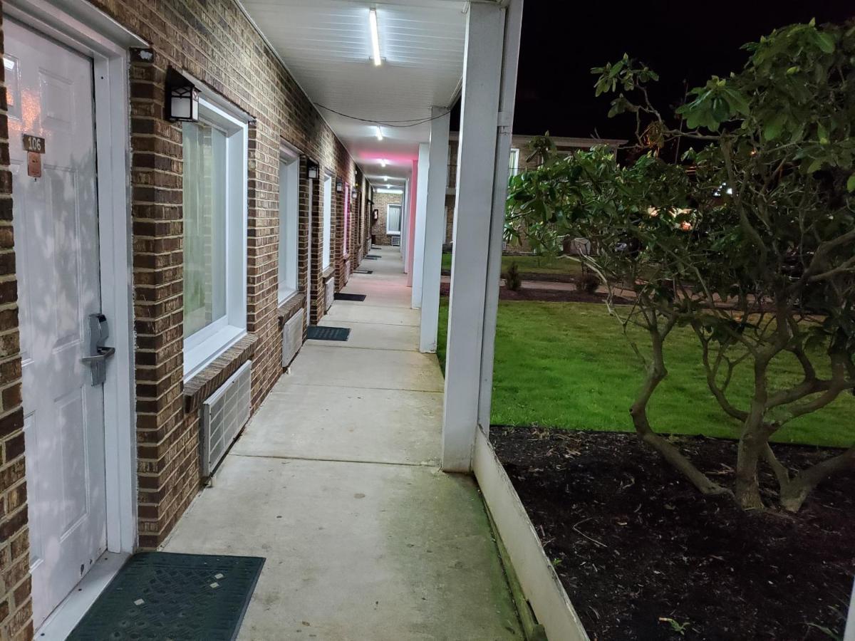 Elk Inn Motel Elkin Bagian luar foto