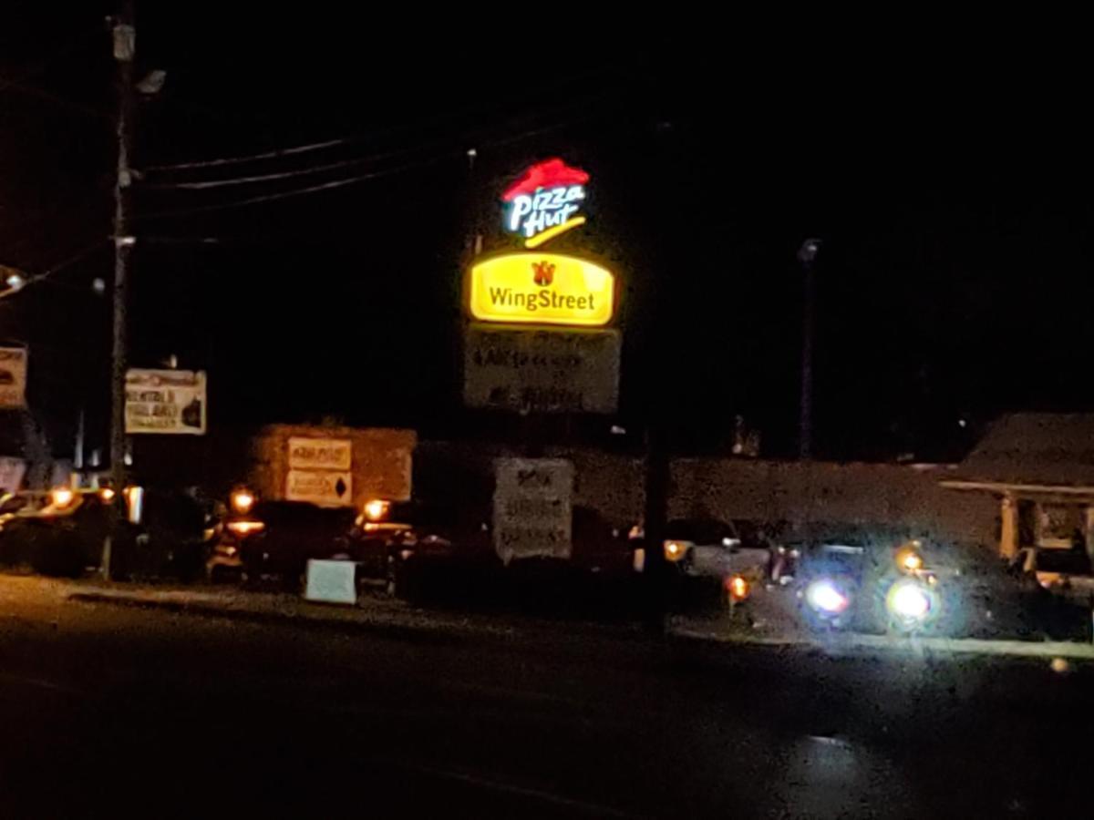 Elk Inn Motel Elkin Bagian luar foto